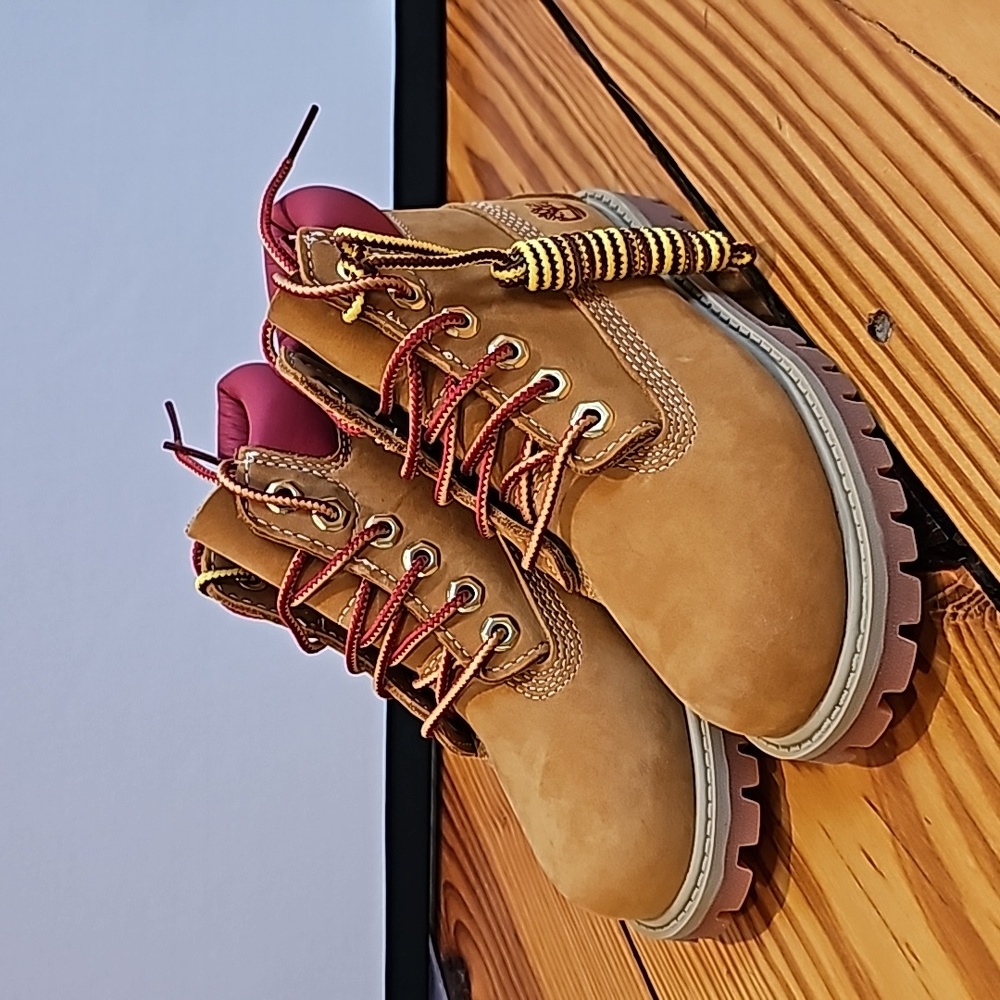 Timberland 6in Waterproof Boot, Kids Size 10, Wheat/Tan & Red